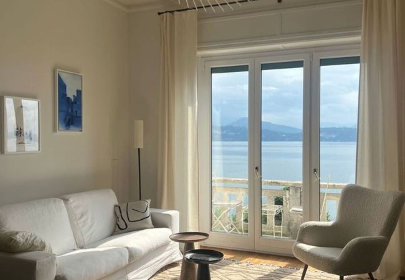 Appartamento a Belgirate - Camelia modern apartment with lake view in Belgira