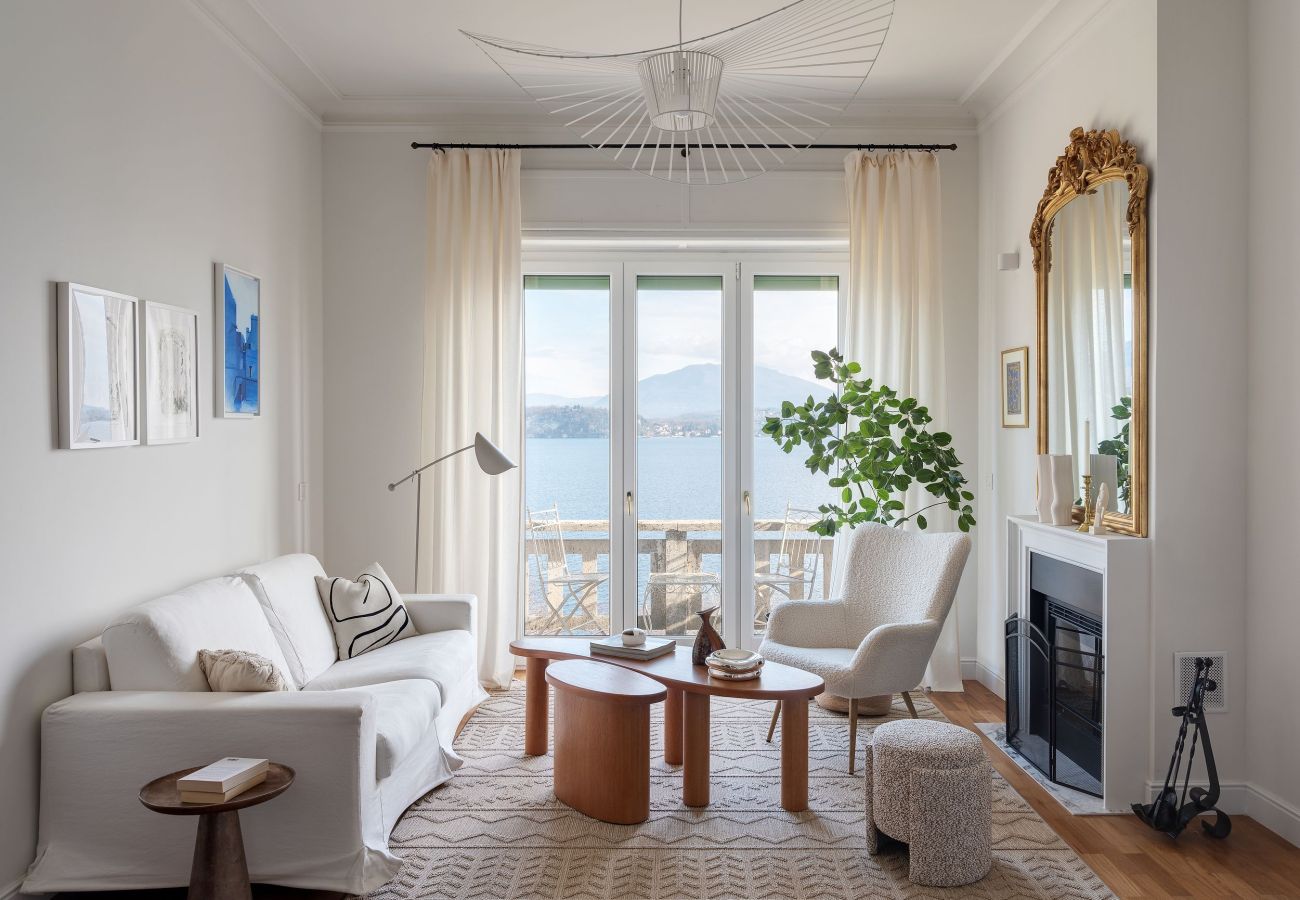Appartamento a Belgirate - Camelia modern apartment with lake view in Belgira