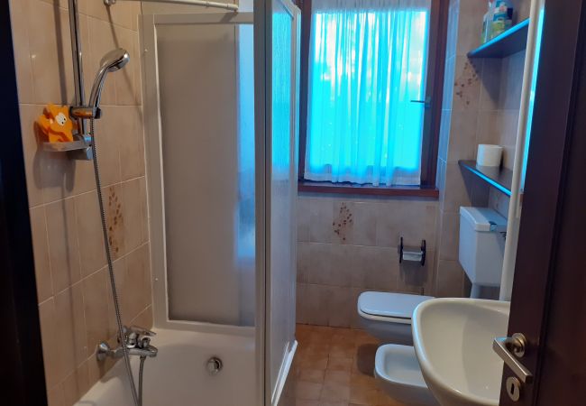 Appartamento a Luino - Cordelia 9 Apartment with pool in Luino Appartamento a Luino - Cordelia 9 Apartment with pool in Luino