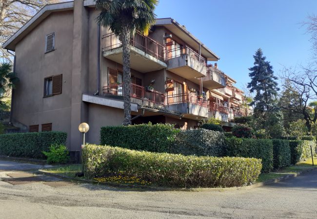 Appartamento a Luino - Cordelia 9 Apartment with pool in Luino Appartamento a Luino - Cordelia 9 Apartment with pool in Luino