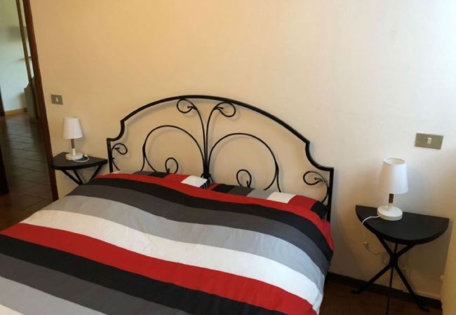 Appartamento a Luino - Cordelia 9 Apartment with pool in Luino Appartamento a Luino - Cordelia 9 Apartment with pool in Luino