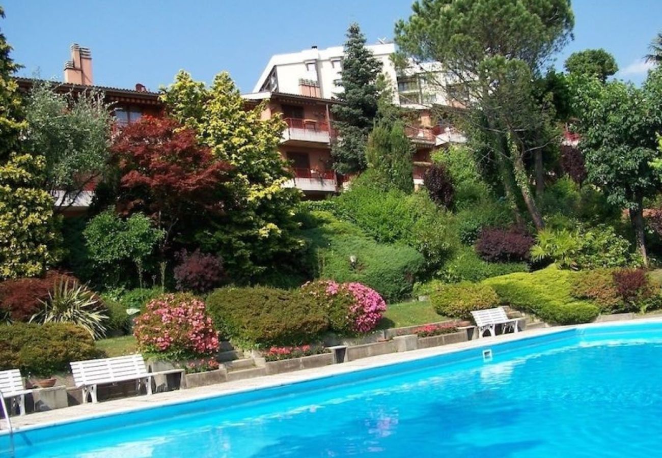 Appartamento a Luino - Cordelia 9 Apartment with pool in Luino