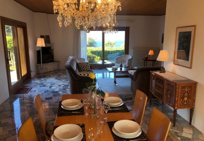 Villa a Brezzo di Bedero - Mirabella villa with pool and garden  in Brezzo di Villa a Brezzo di Bedero - Mirabella villa with pool and garden  in Brezzo di