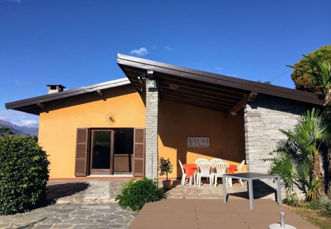 Villa a Brezzo di Bedero - Mirabella villa with pool and garden  in Brezzo di Villa a Brezzo di Bedero - Mirabella villa with pool and garden  in Brezzo di