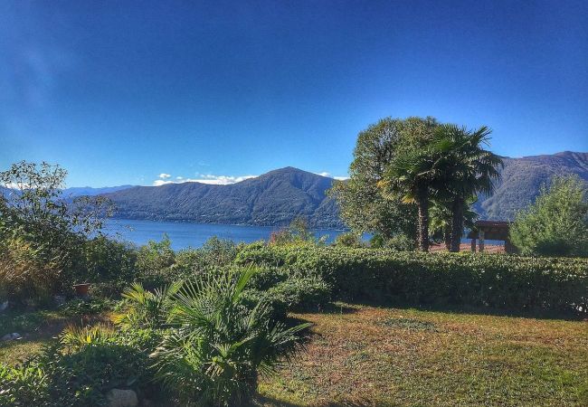 Villa a Brezzo di Bedero - Mirabella villa with pool and garden  in Brezzo di Villa a Brezzo di Bedero - Mirabella villa with pool and garden  in Brezzo di