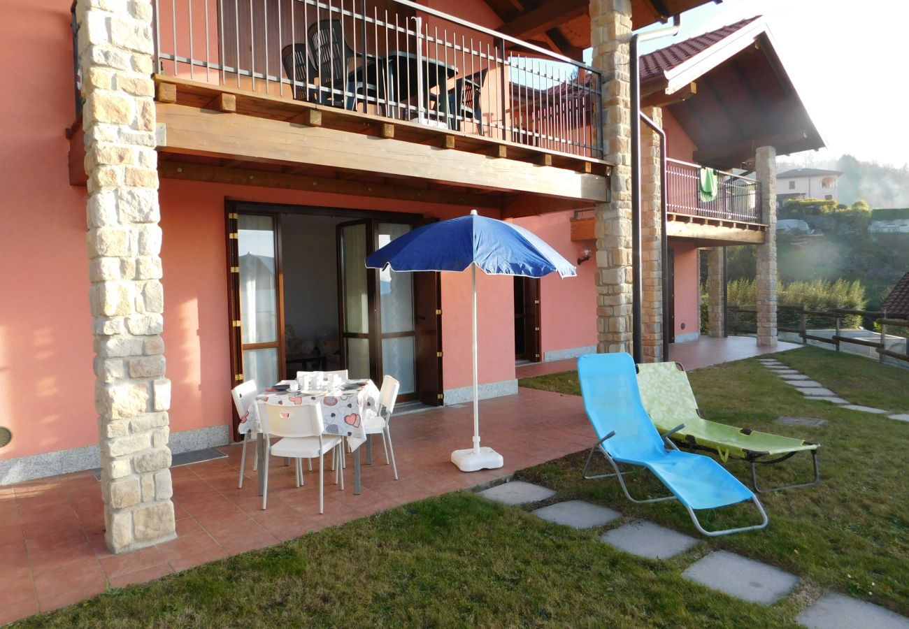 Appartamento a Agra - Rosmarino 1 apartment in Agra with pool and view
