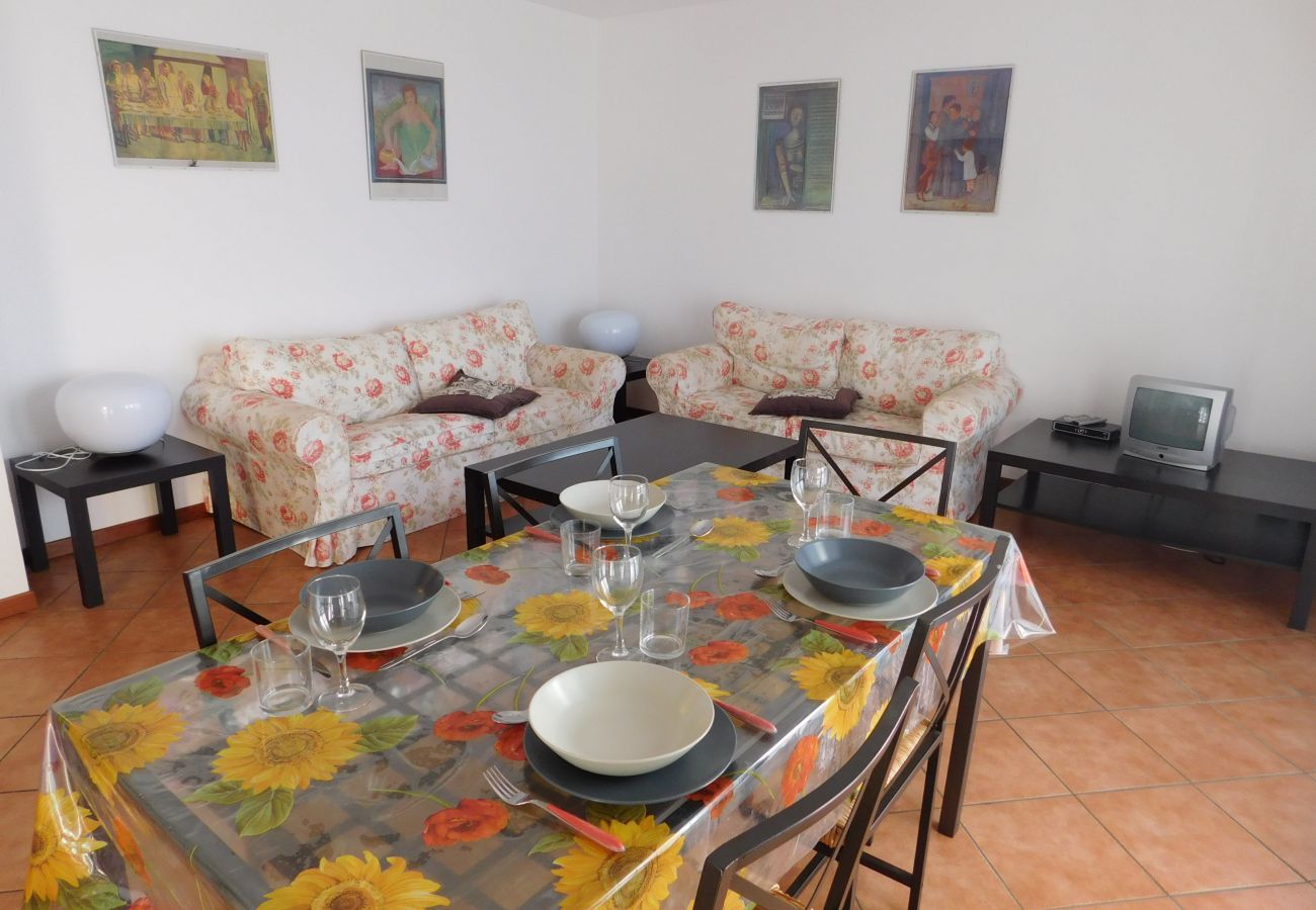 Appartamento a Agra - Rosmarino 1 apartment in Agra with pool and view