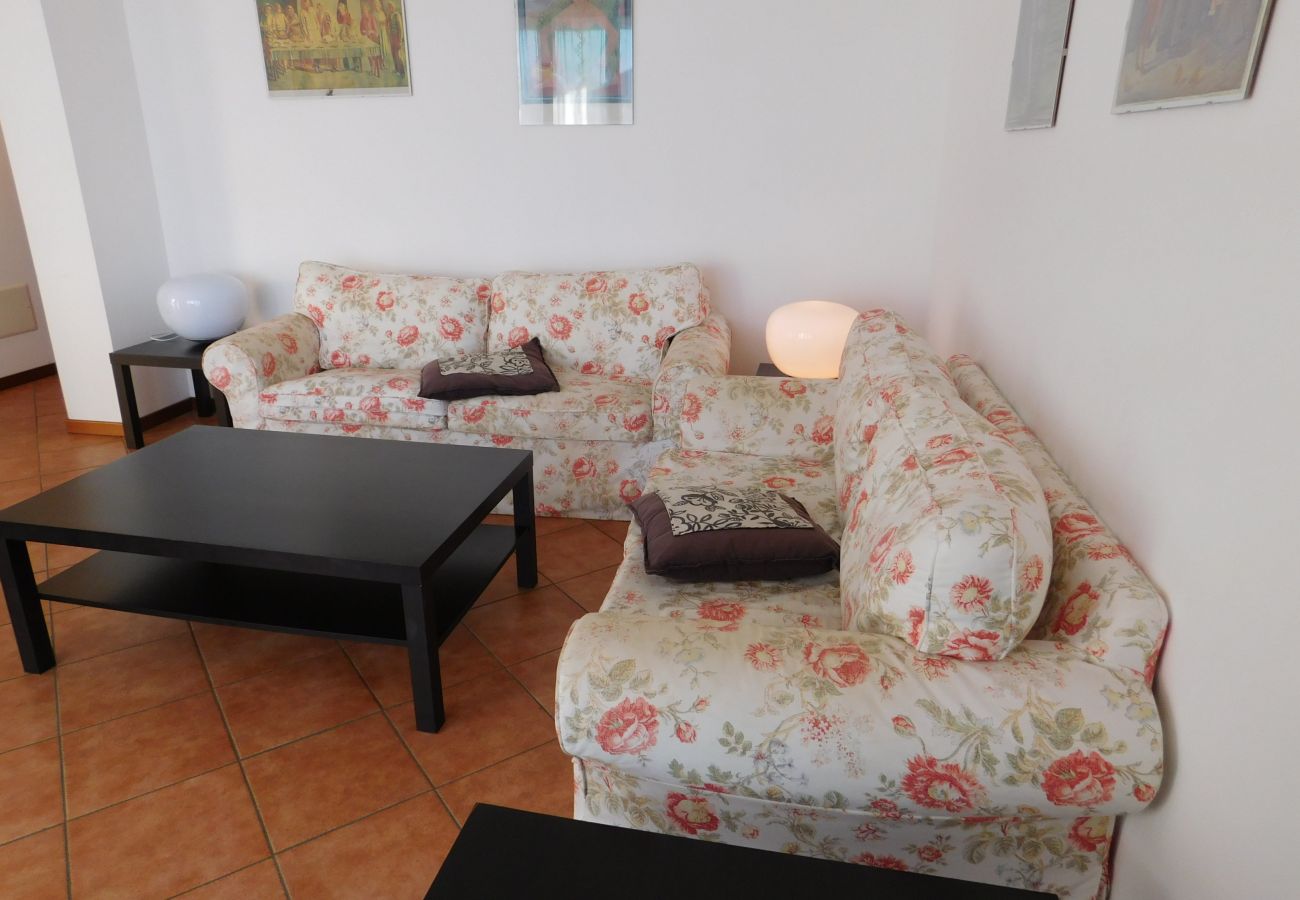 Appartamento a Agra - Rosmarino 1 apartment in Agra with pool and view