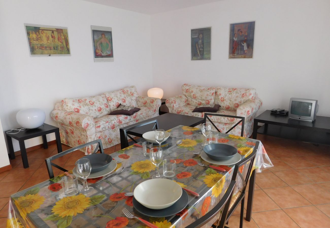Appartamento a Agra - Rosmarino 1 apartment in Agra with pool and view