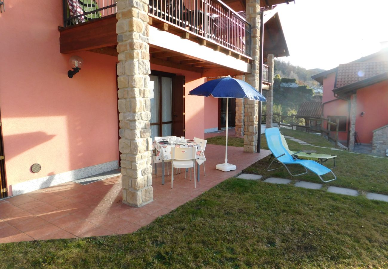 Appartamento a Agra - Rosmarino 1 apartment in Agra with pool and view