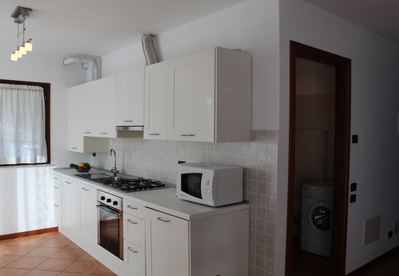 Appartamento a Agra - Rosmarino 1 apartment in Agra with pool and view