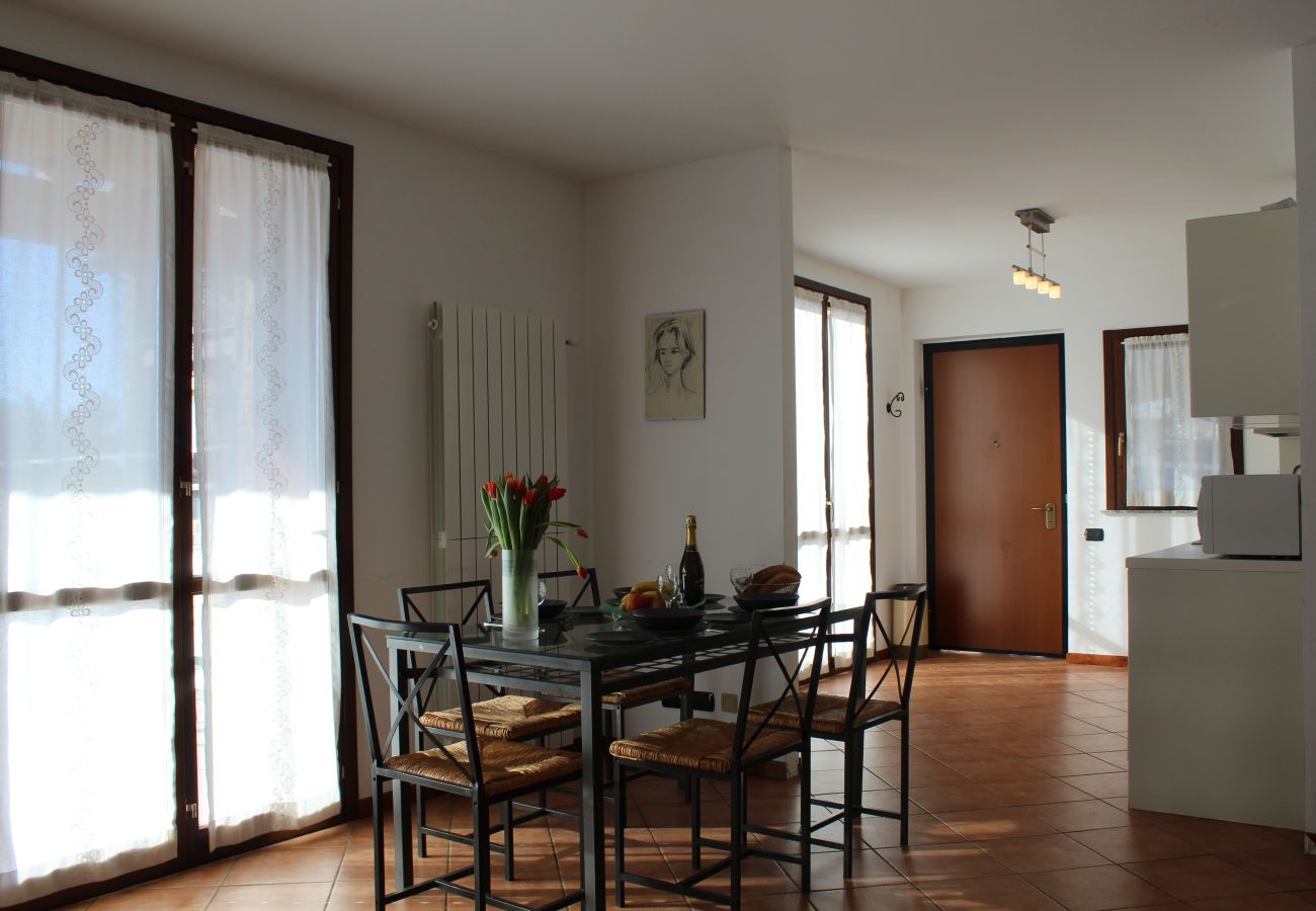 Appartamento a Agra - Rosmarino 1 apartment in Agra with pool and view