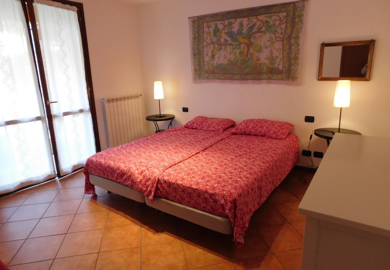 Appartamento a Agra - Rosmarino 1 apartment in Agra with pool and view