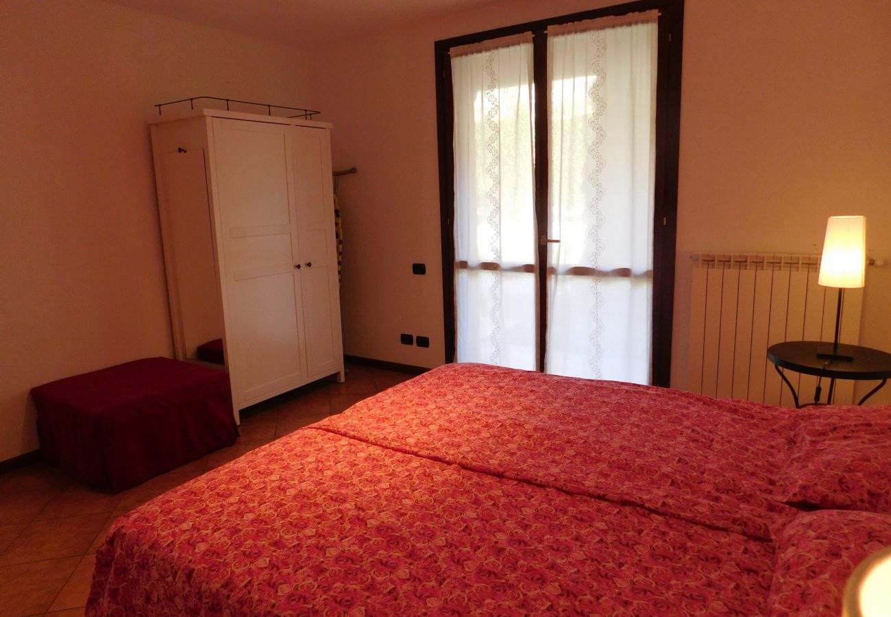 Appartamento a Agra - Rosmarino 1 apartment in Agra with pool and view