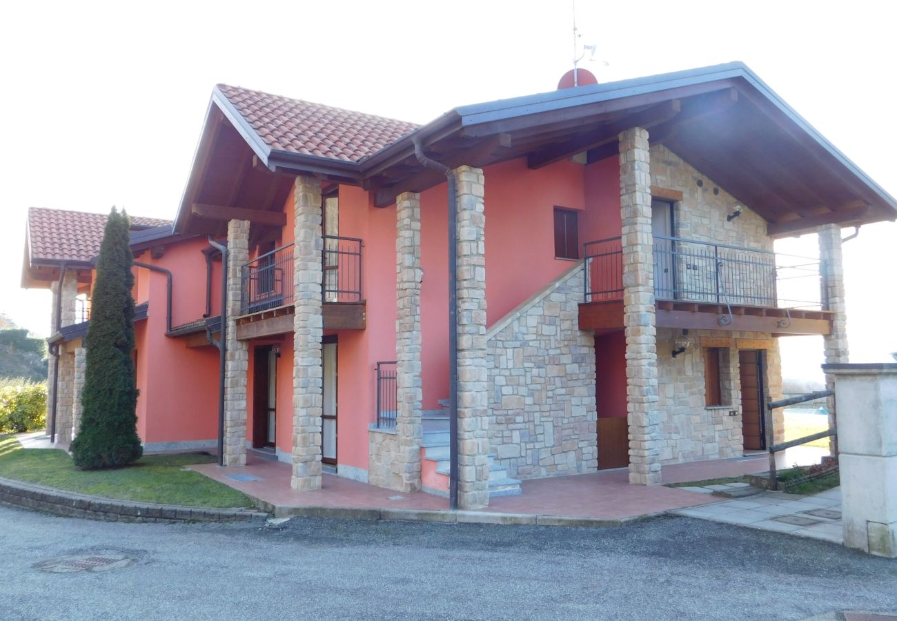 Appartamento a Agra - Rosmarino 1 apartment in Agra with pool and view