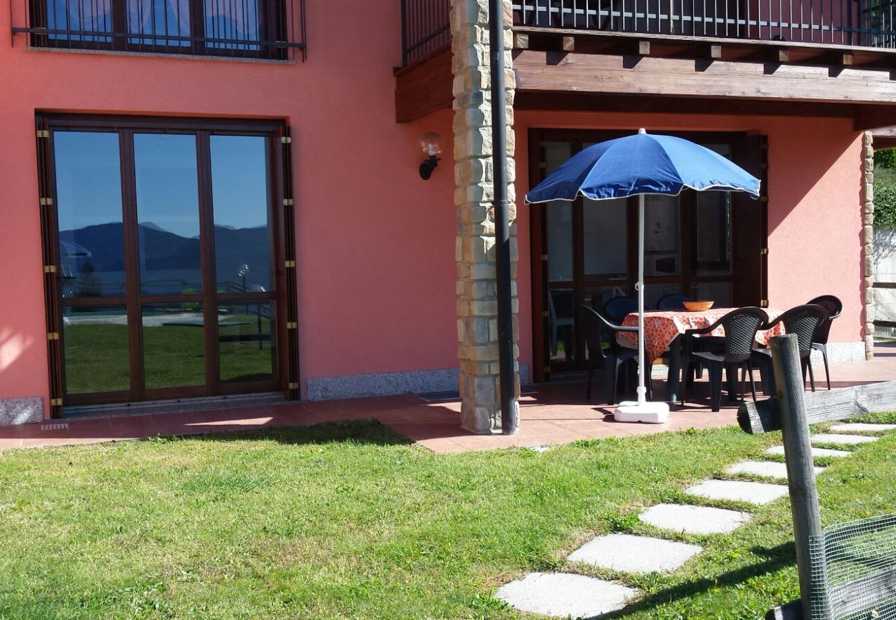 Appartamento a Agra - Rosmarino 1 apartment in Agra with pool and view