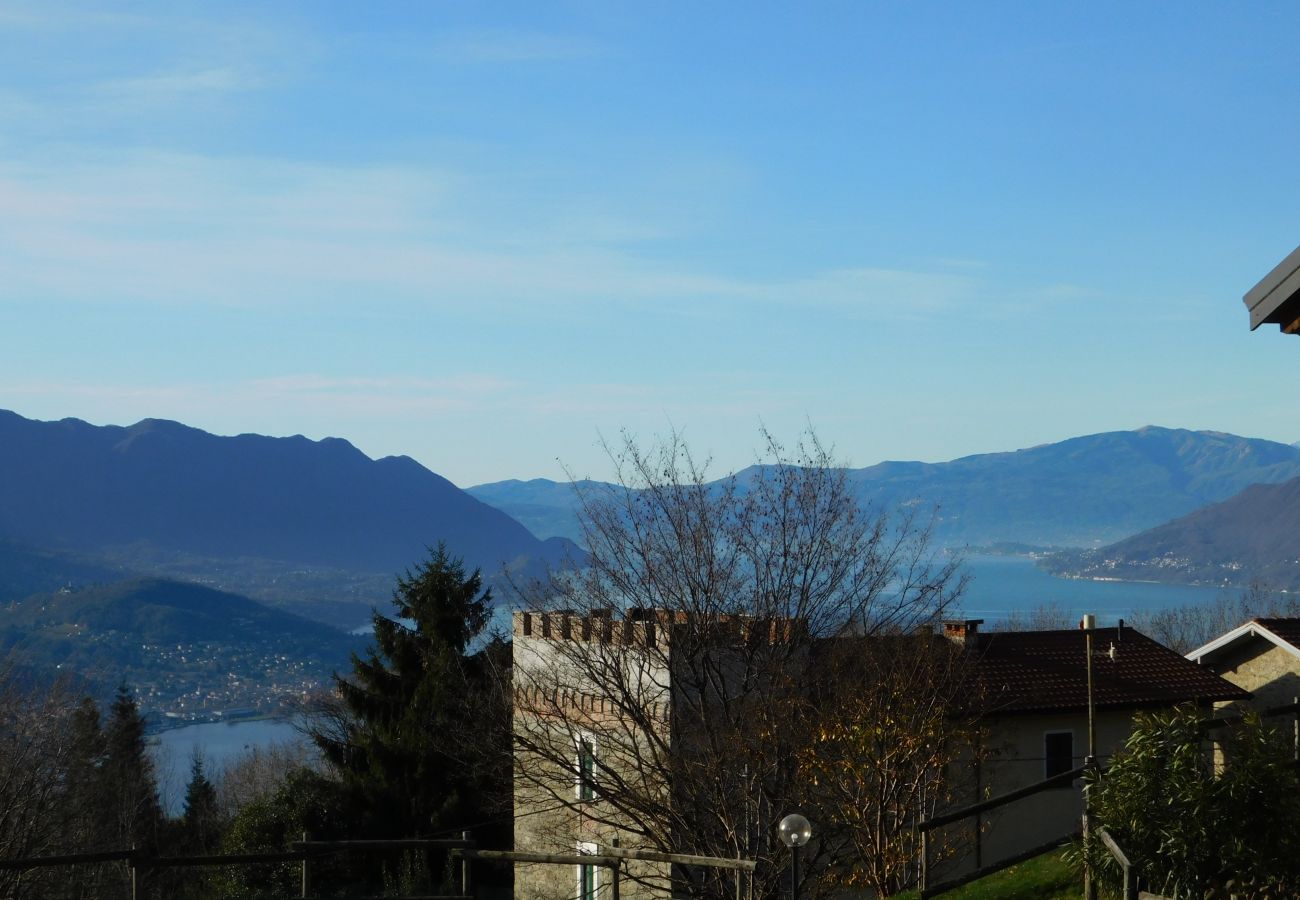 Appartamento a Agra - Rosmarino 1 apartment in Agra with pool and view