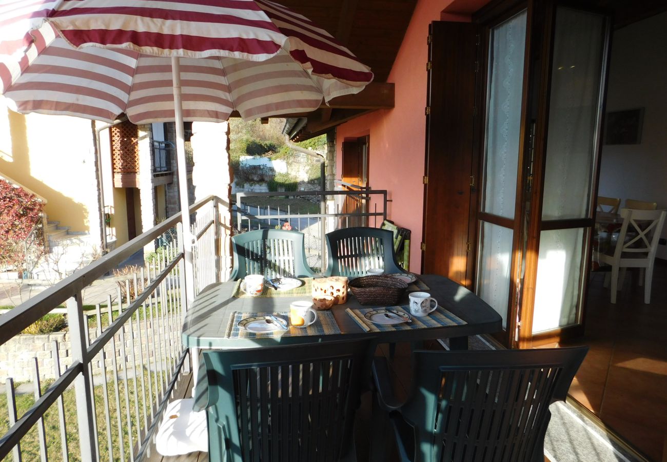 Appartamento a Agra - Rosmarino 2 apartment in Agra with pool