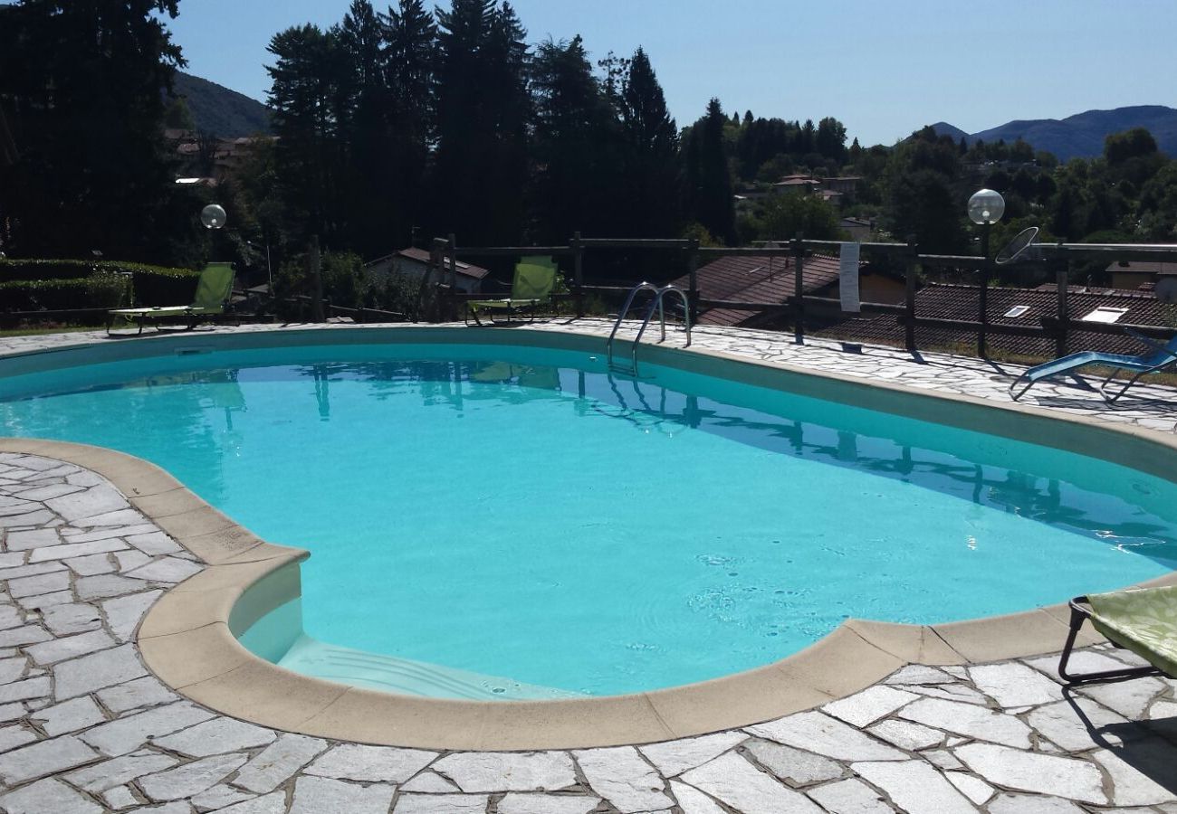 Appartamento a Agra - Rosmarino 2 apartment in Agra with pool