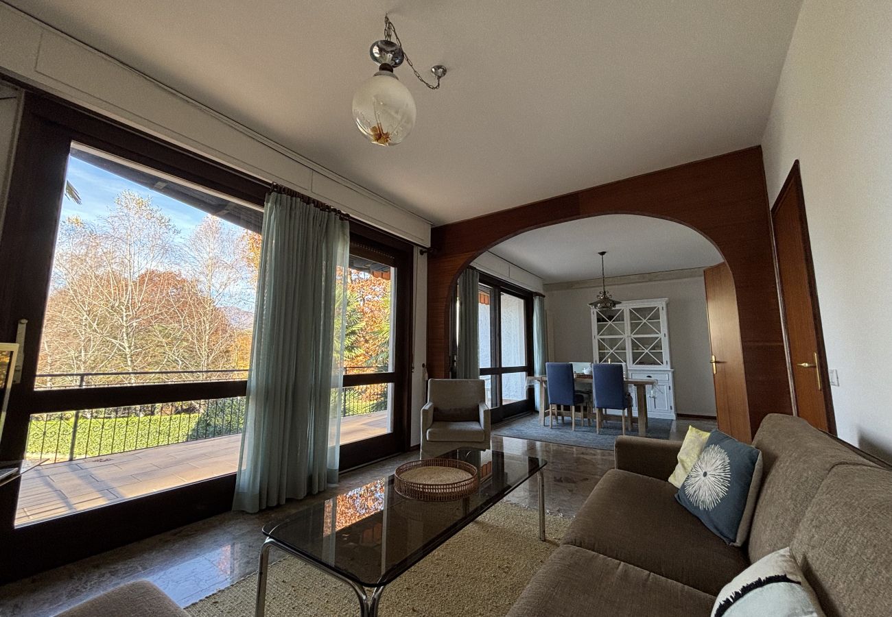Appartamento a Luino - Carmen apartment with lake view and balcony