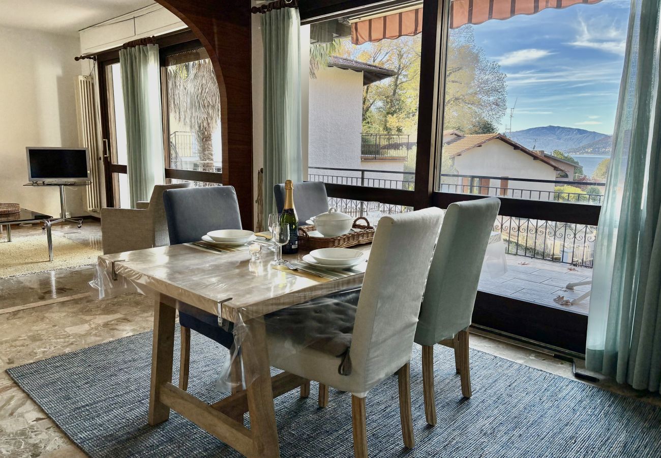 Appartamento a Luino - Carmen apartment with lake view and balcony