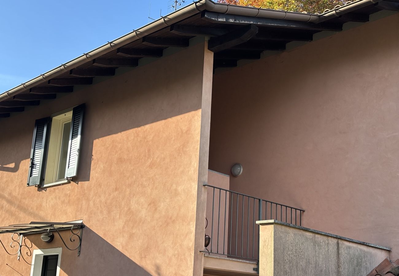 Appartamento a Luino - Esther 2 apartment with balcony in Luino