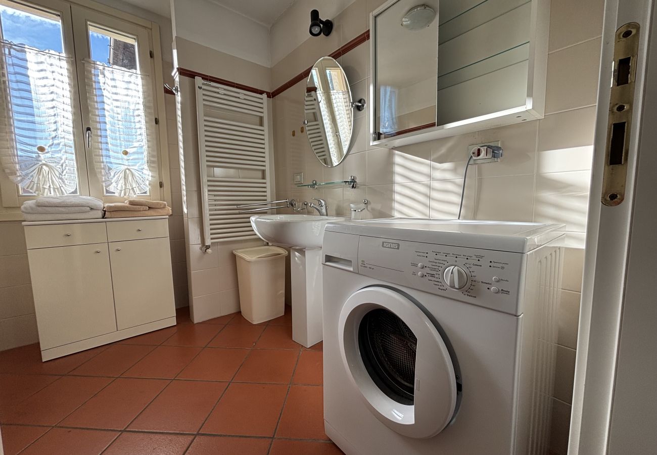 Appartamento a Luino - Esther 2 apartment with balcony in Luino