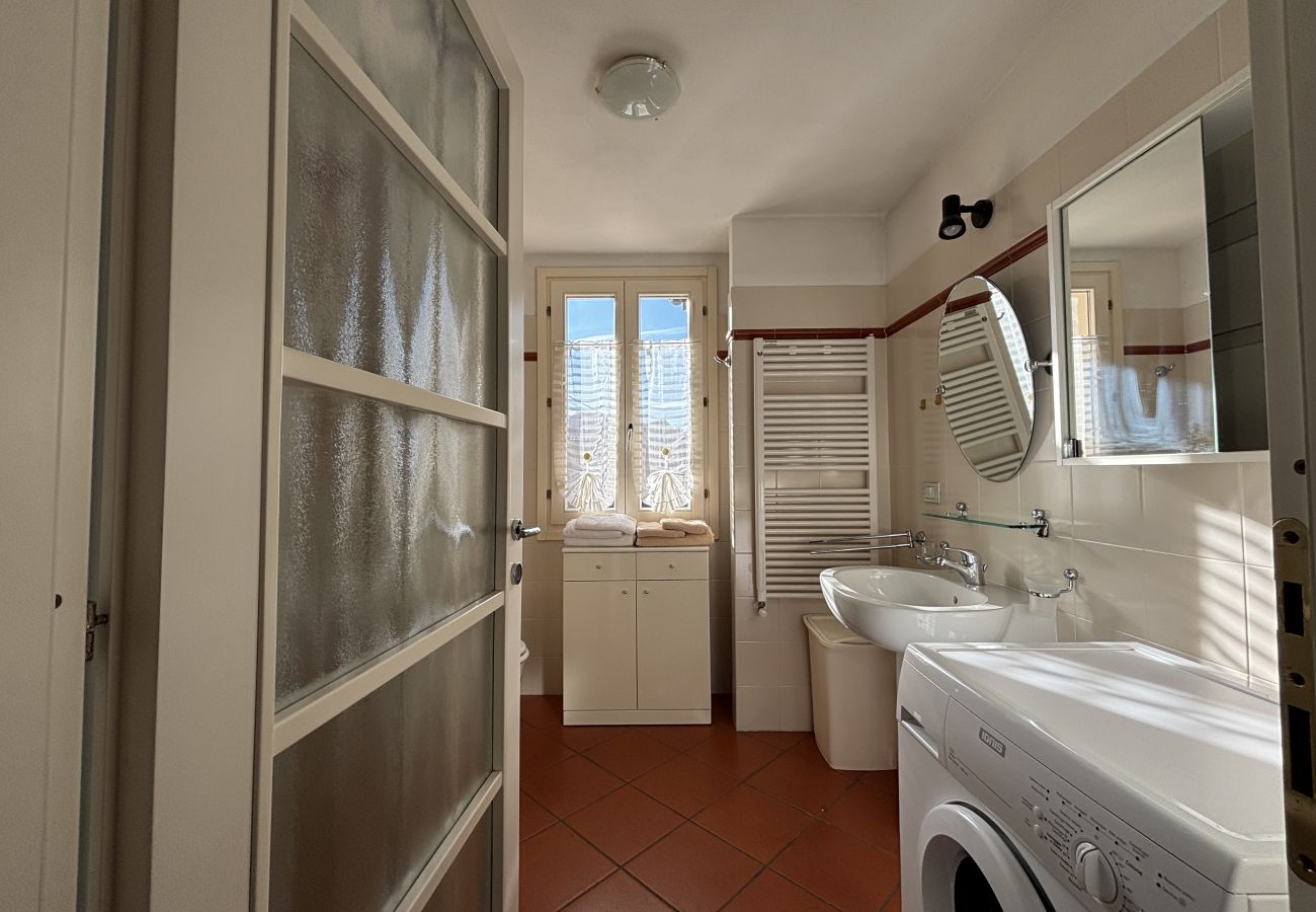 Appartamento a Luino - Esther 2 apartment with balcony in Luino