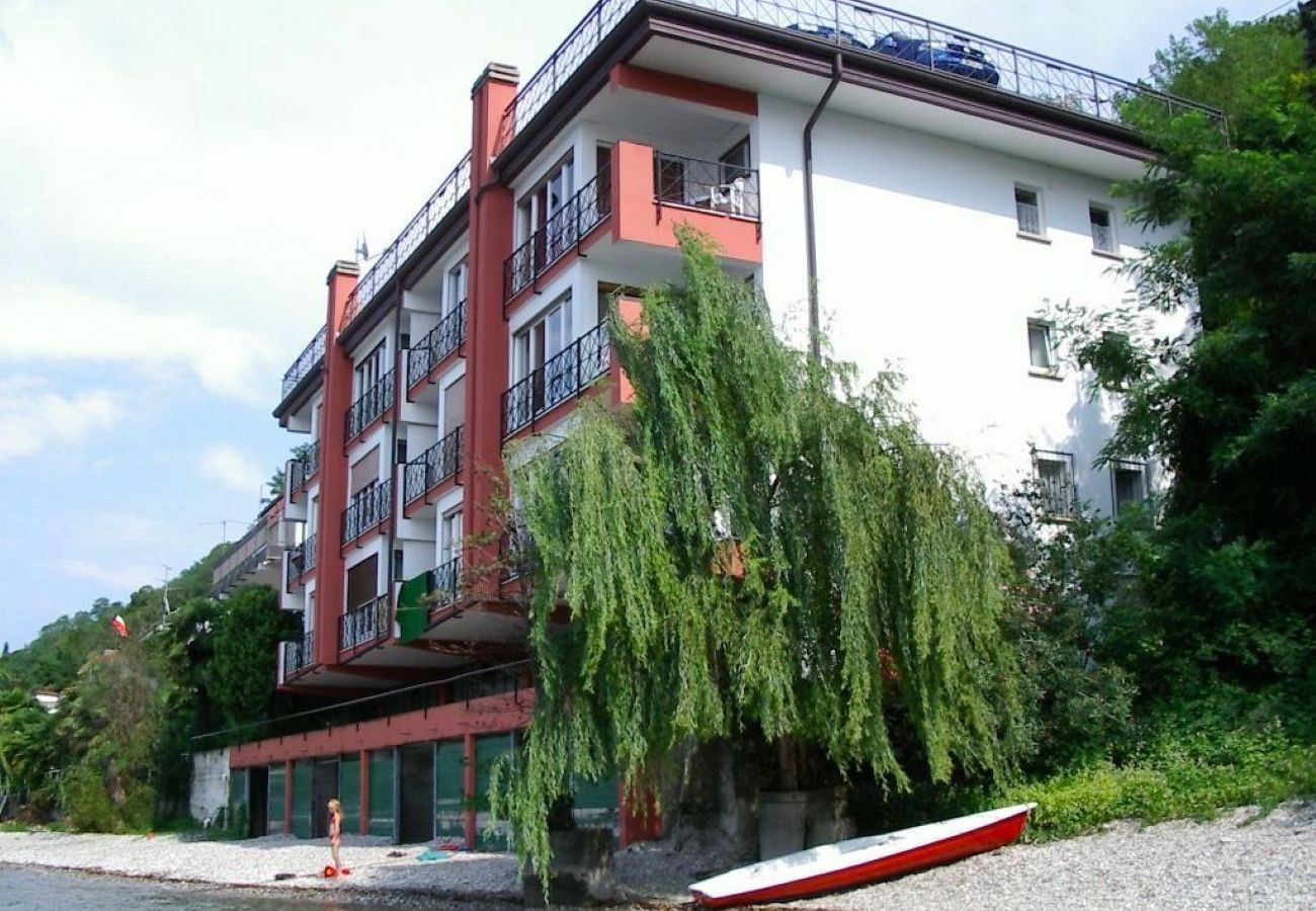 Appartamento a Porto Valtravaglia - Paloma apartment in Porto Valtravaglia