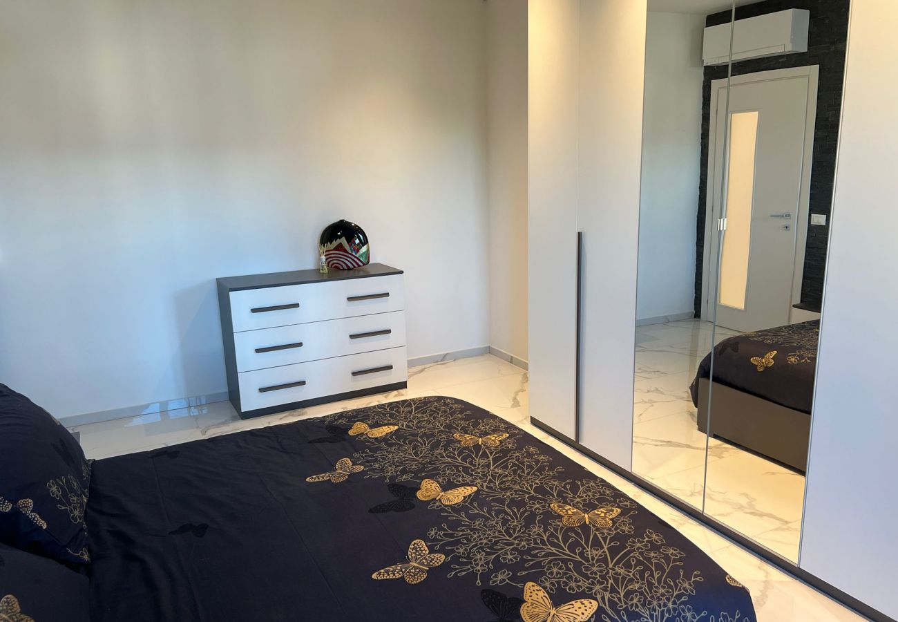 Appartamento a Verbania - Zagosta apartment in Verbania with balcony