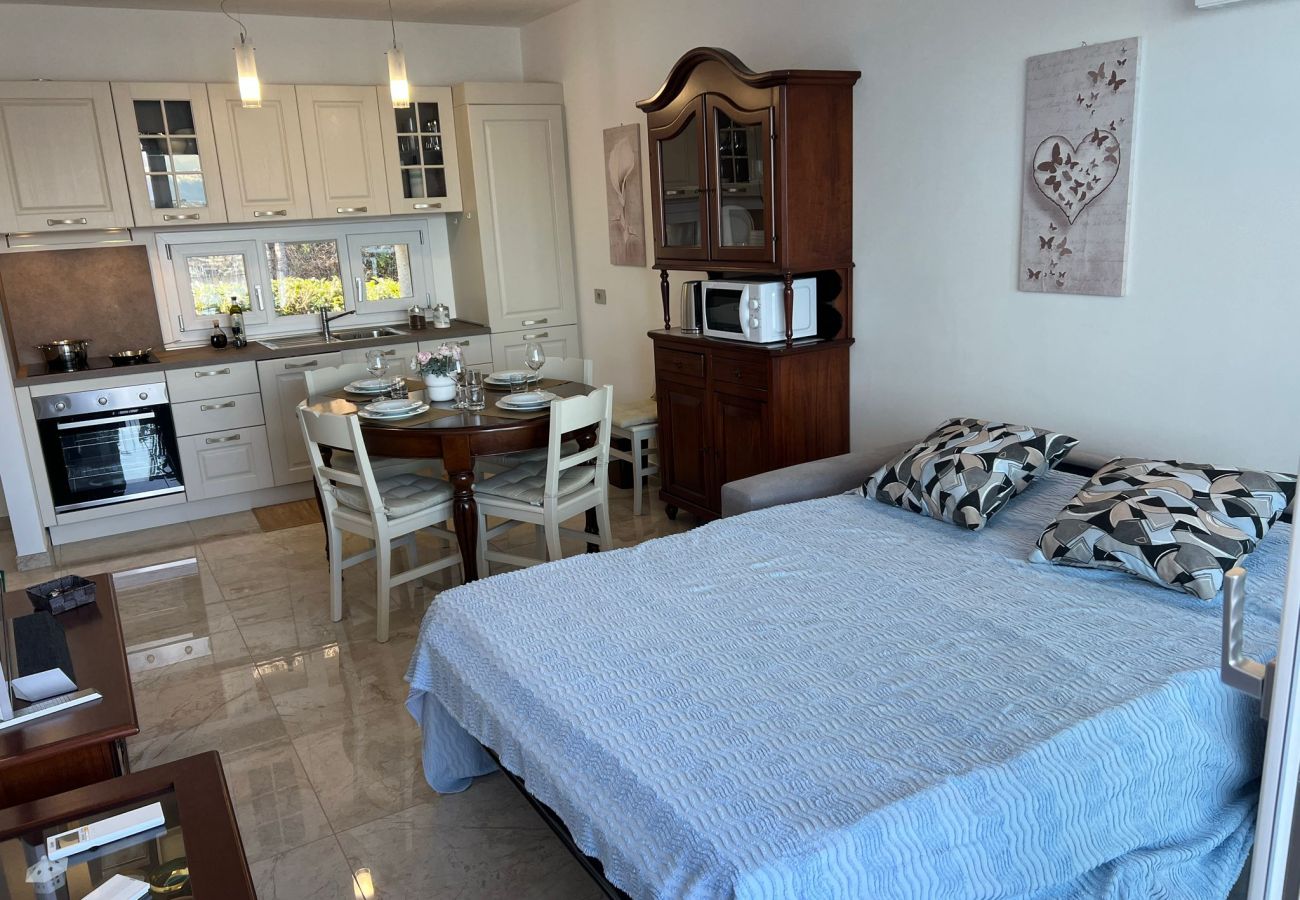 Appartamento a Baveno - MyLago Apartment with pool and lake view