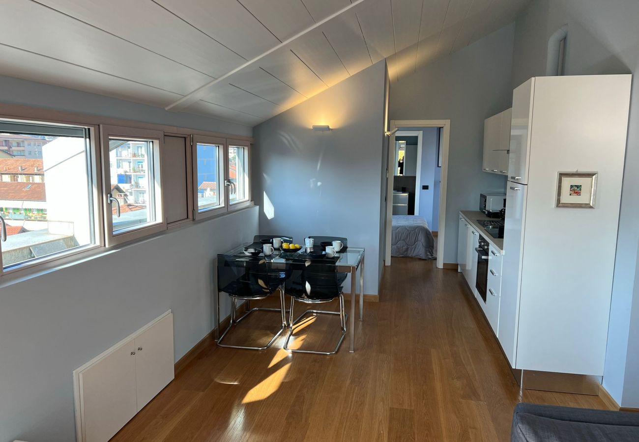 Appartamento a Verbania - Attico Don Minzoni in Verbania with terrace