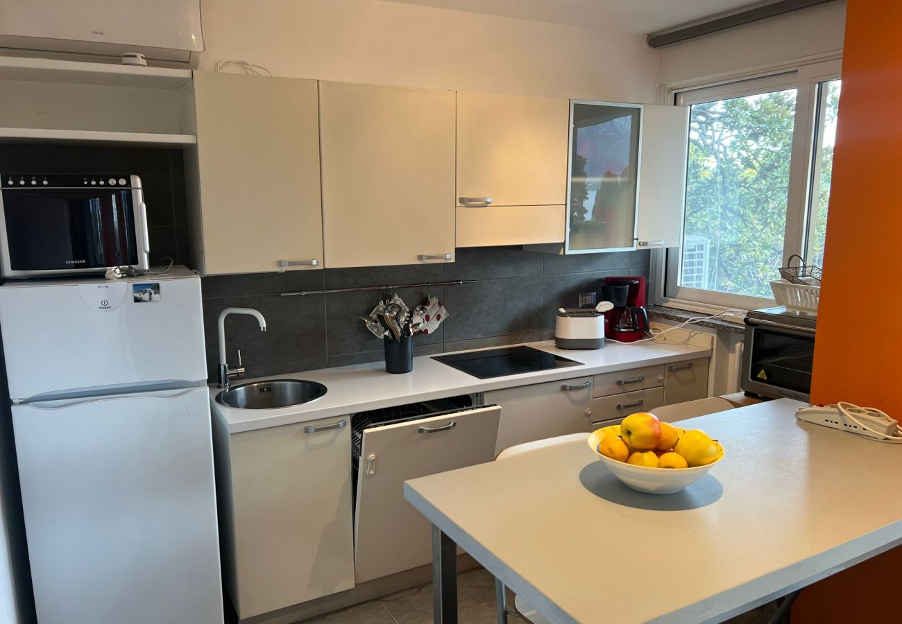 Appartamento a Oggebbio - Inaya apartment in Oggebbio with pool