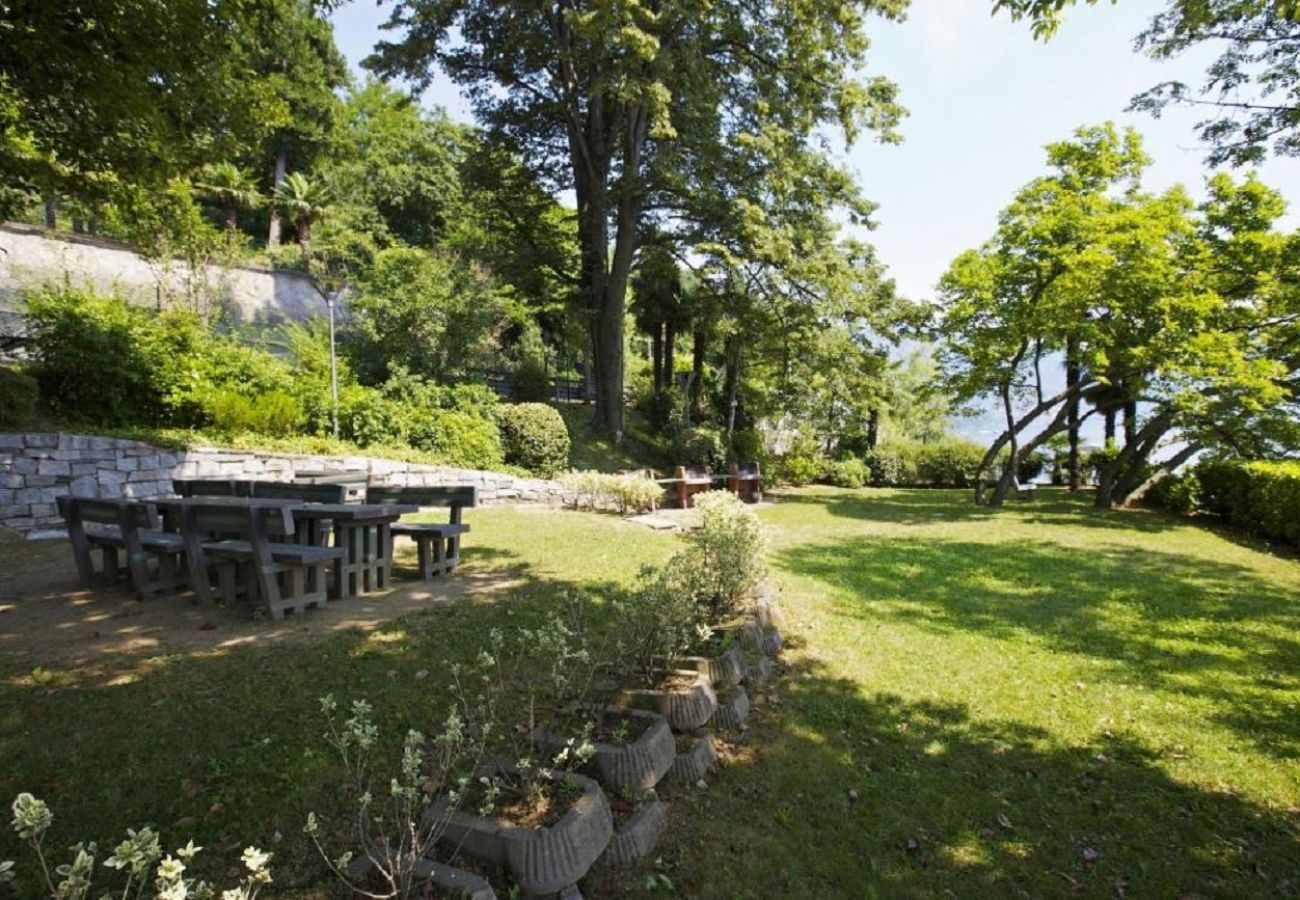 Appartamento a Oggebbio - Inaya apartment in Oggebbio with pool